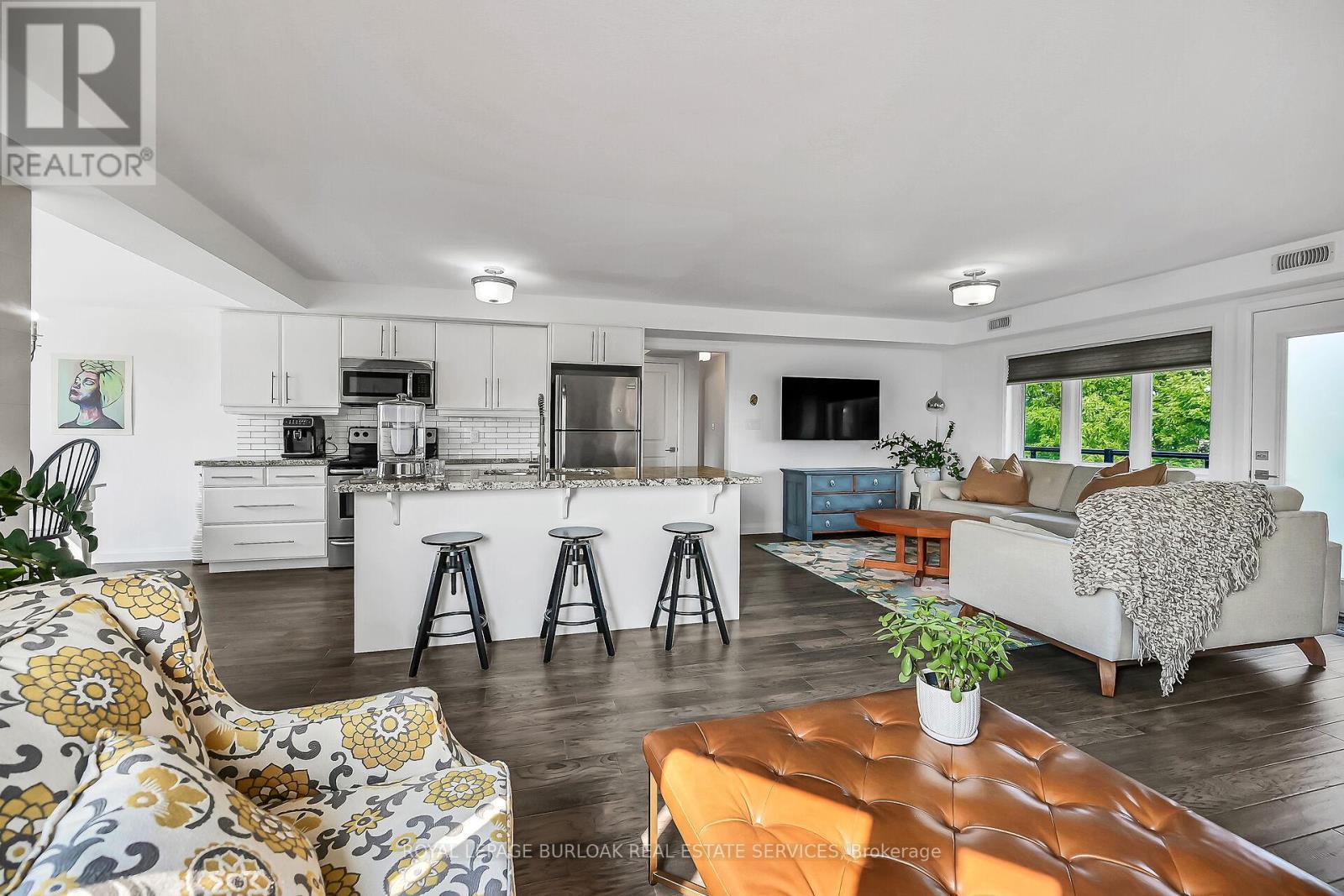 












12 - 23 ECHOVALLEY DRIVE

,
Hamilton,




Ontario
L8J0K4

