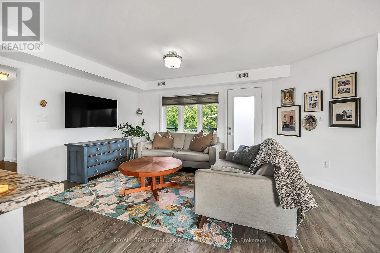 












12 - 23 ECHOVALLEY DRIVE

,
Hamilton,




Ontario
L8J0K4

