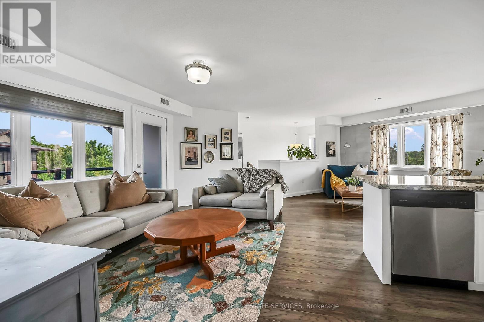 












12 - 23 ECHOVALLEY DRIVE

,
Hamilton,




Ontario
L8J0K4

