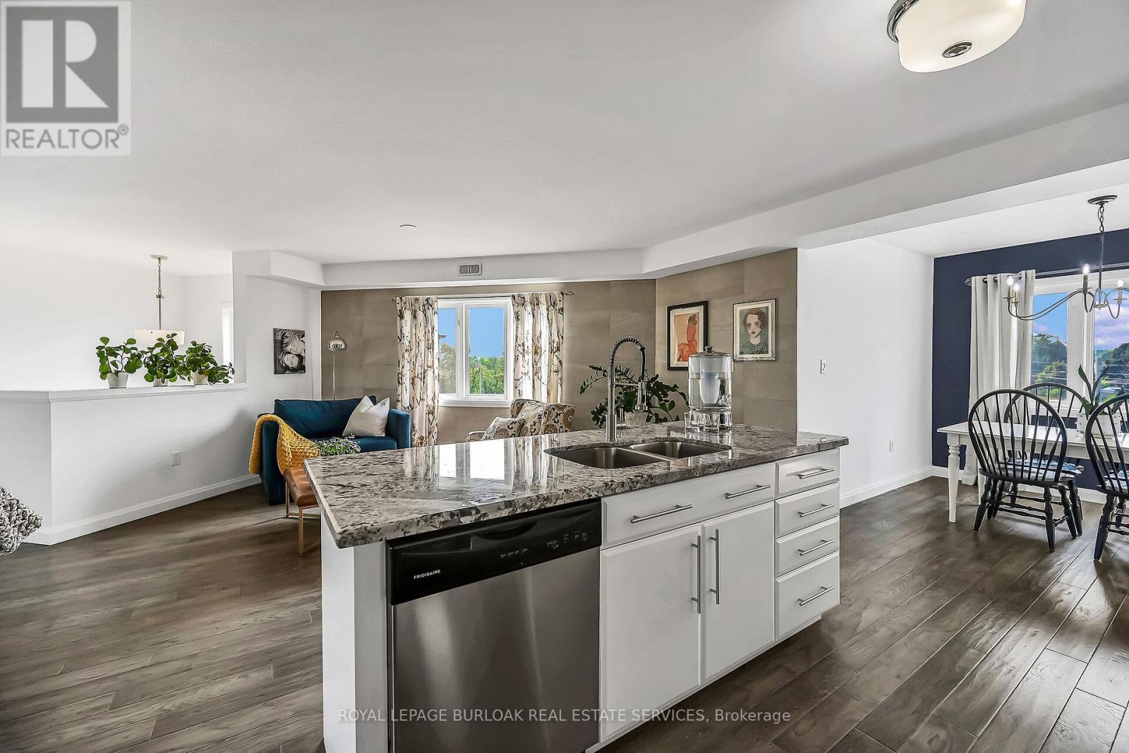 












12 - 23 ECHOVALLEY DRIVE

,
Hamilton,




Ontario
L8J0K4


