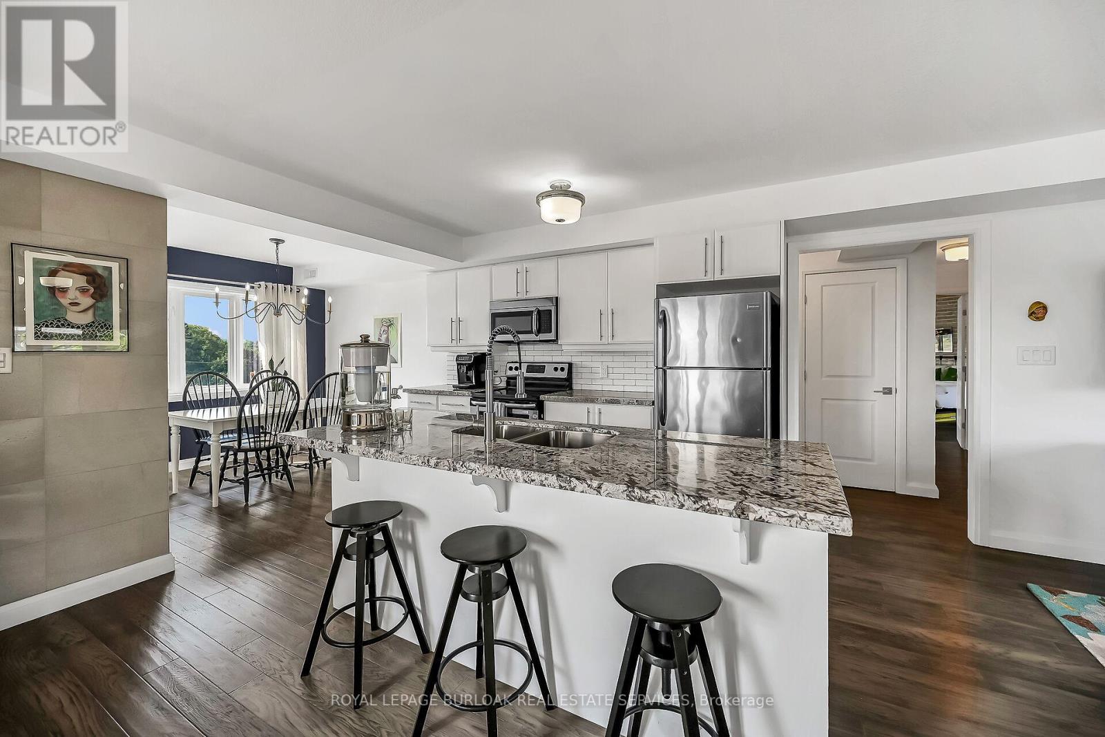 












12 - 23 ECHOVALLEY DRIVE

,
Hamilton,




Ontario
L8J0K4

