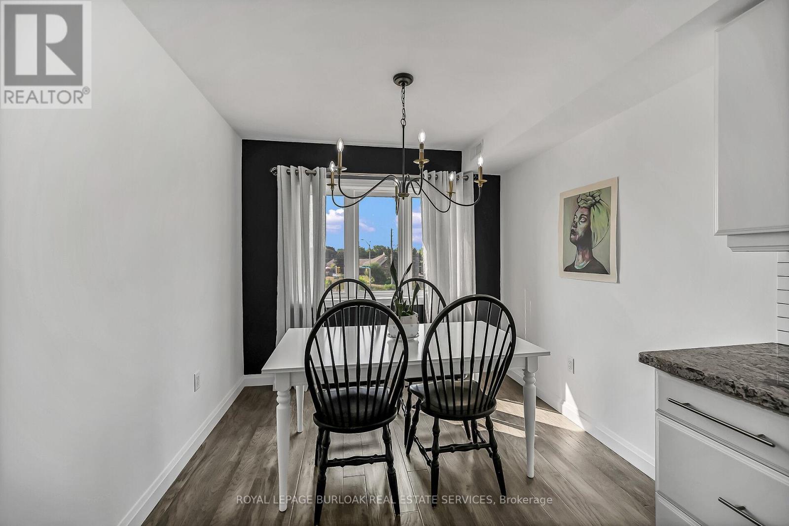 












12 - 23 ECHOVALLEY DRIVE

,
Hamilton,




Ontario
L8J0K4

