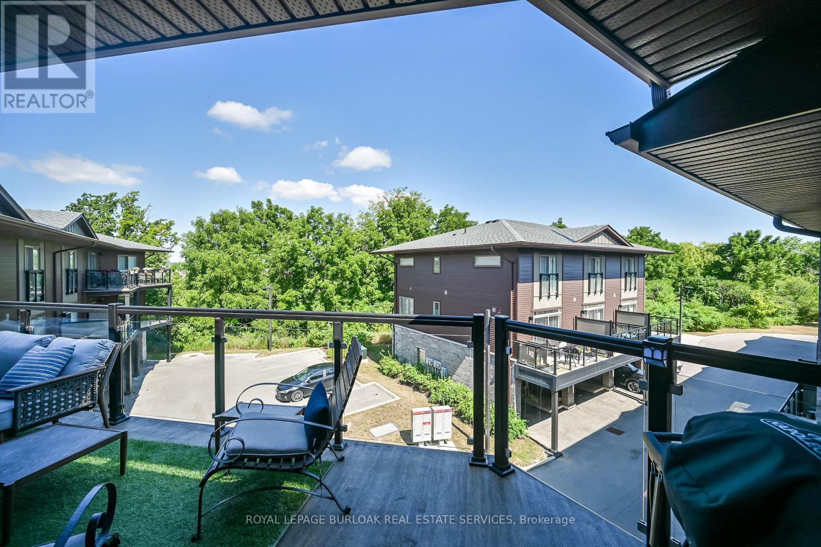 












12 - 23 ECHOVALLEY DRIVE

,
Hamilton,




Ontario
L8J0K4

