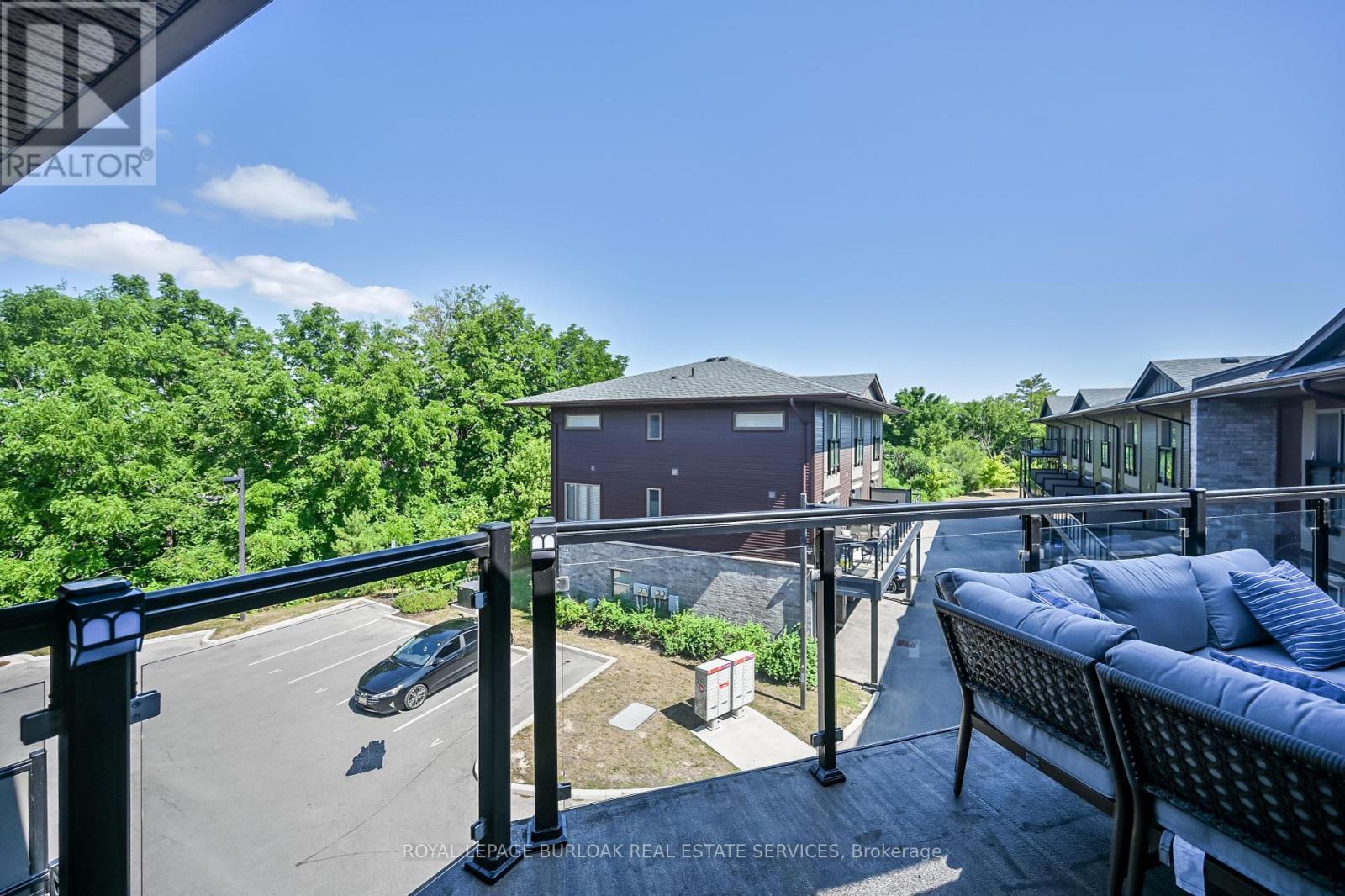 












12 - 23 ECHOVALLEY DRIVE

,
Hamilton,




Ontario
L8J0K4

