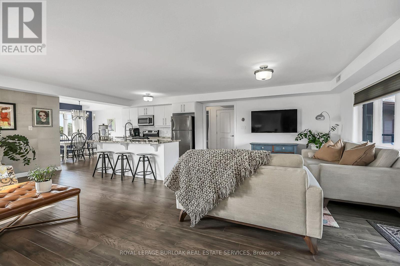 












12 - 23 ECHOVALLEY DRIVE

,
Hamilton,




Ontario
L8J0K4

