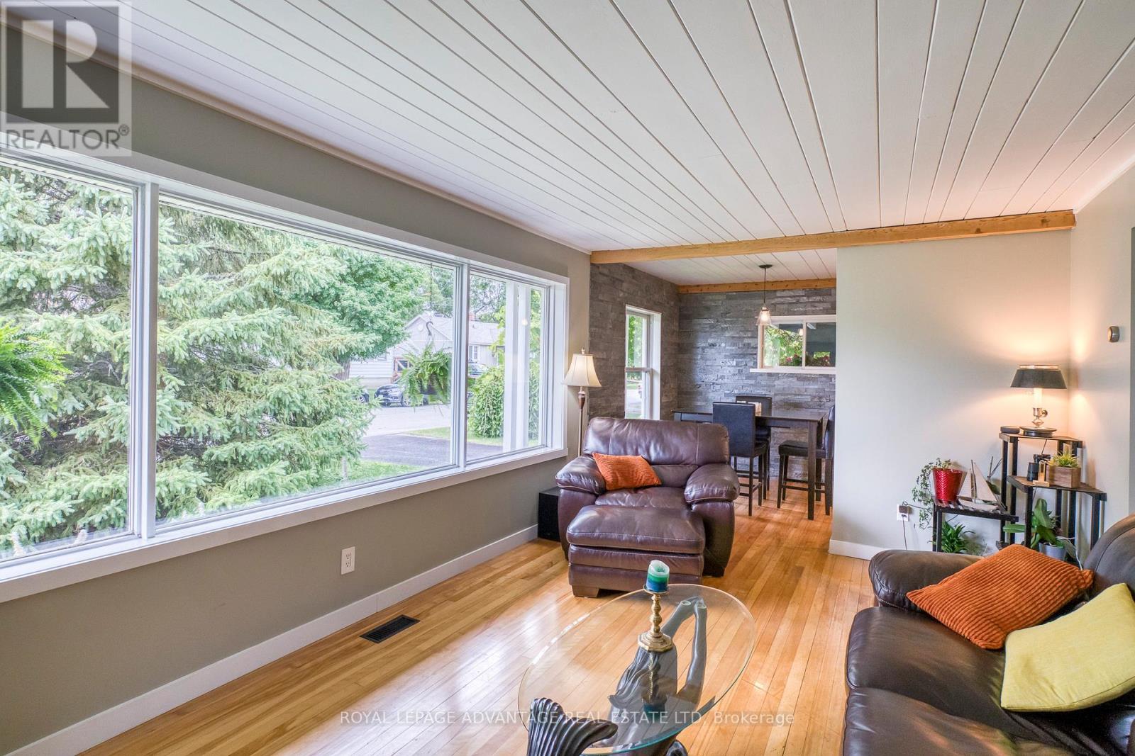 












8 GEORGE AVENUE

,
Perth,




Ontario
K7H2Y6

