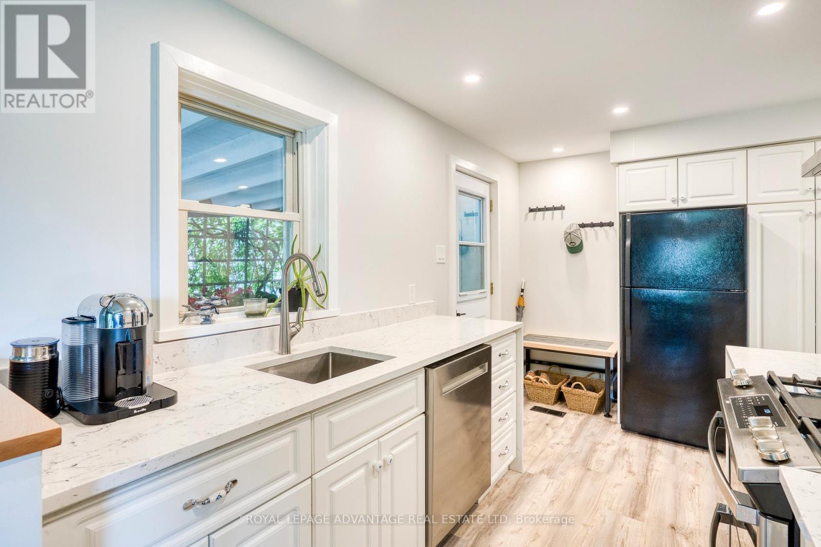 












8 GEORGE AVENUE

,
Perth,




Ontario
K7H2Y6

