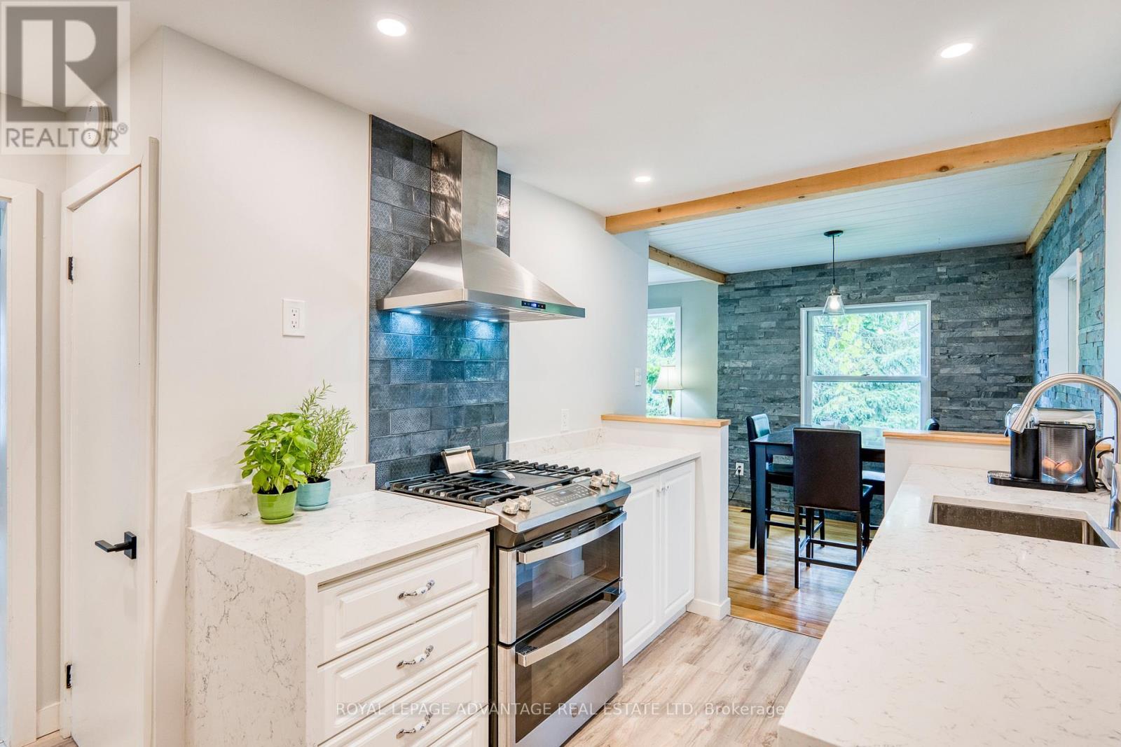 












8 GEORGE AVENUE

,
Perth,




Ontario
K7H2Y6

