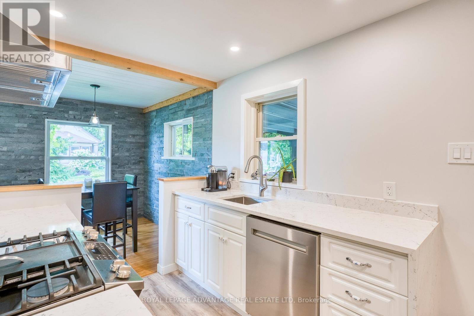 












8 GEORGE AVENUE

,
Perth,




Ontario
K7H2Y6

