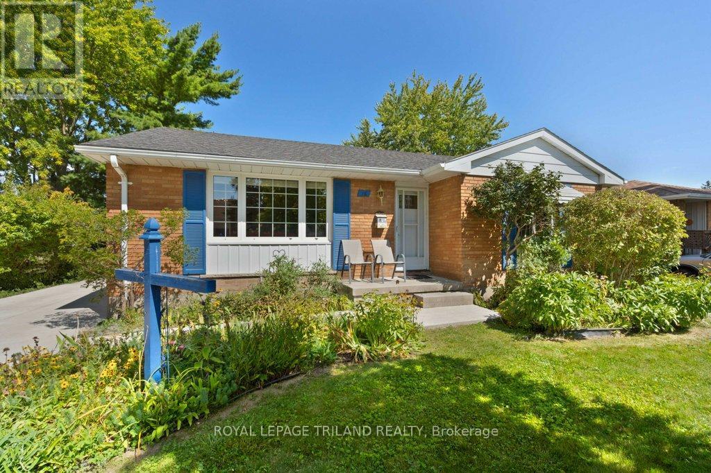 












16 THOMPSON AVENUE

,
St. Thomas,




Ontario
N5R1G2

