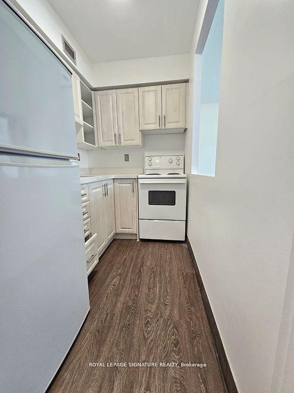 









720


Spadina

Avenue, 810,
Toronto,




ON
M5S 2T9

