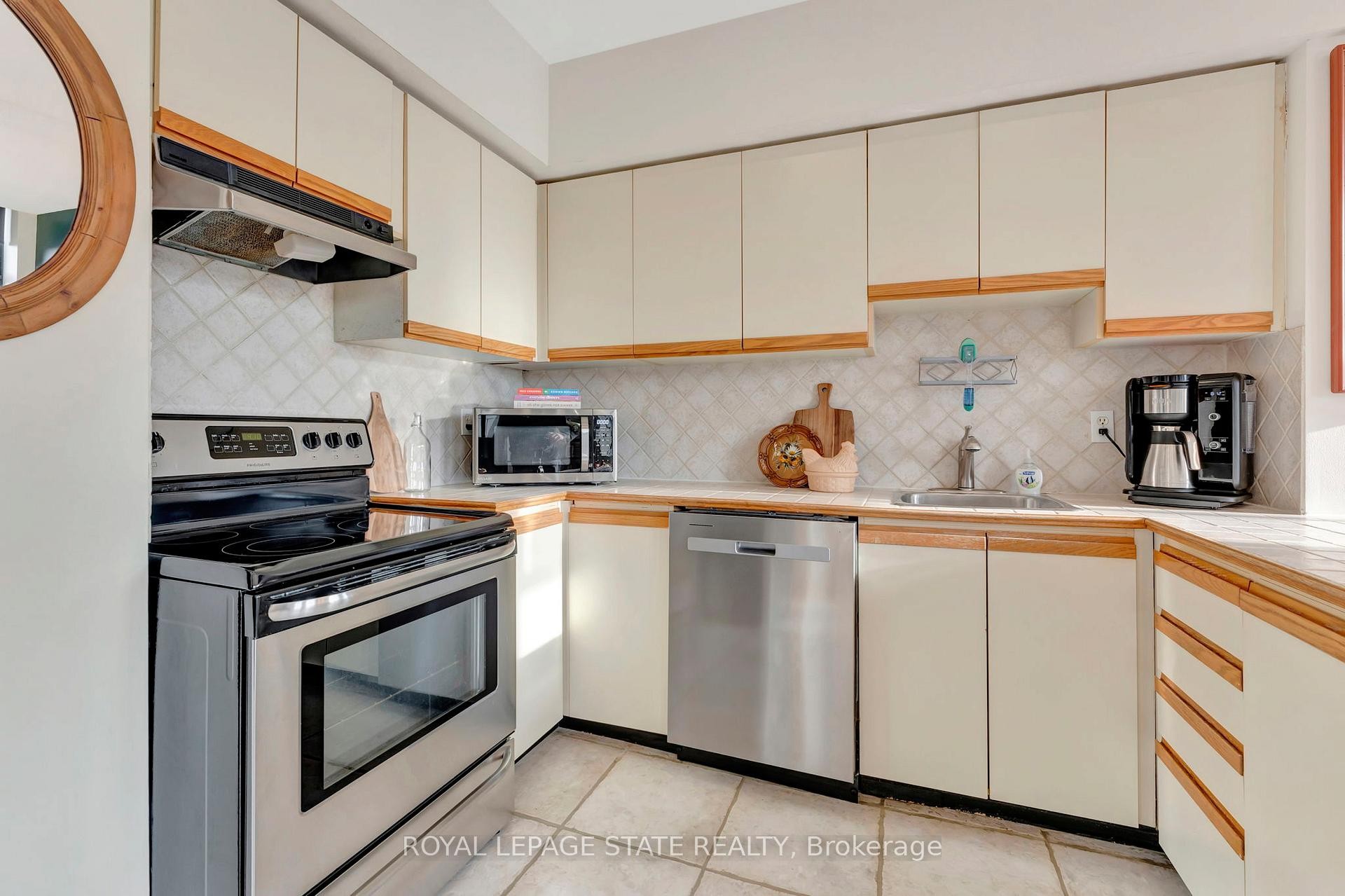 









36


James

Street South, 701,
Hamilton,




ON
L8P 4W4

