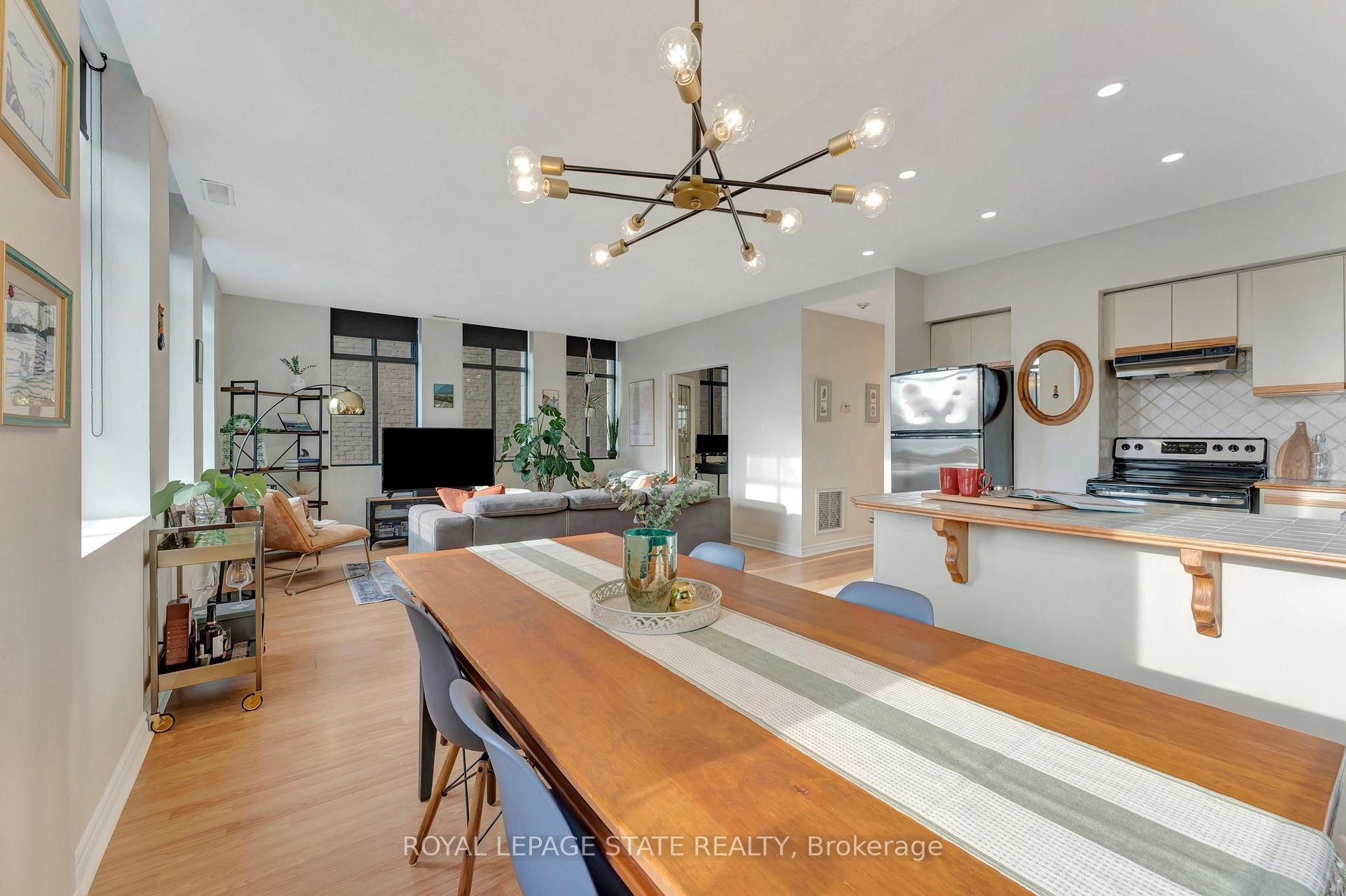 









36


James

Street South, 701,
Hamilton,




ON
L8P 4W4

