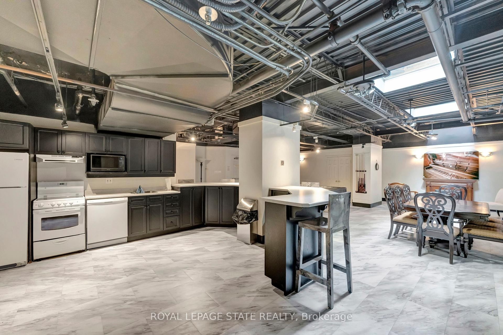 









36


James

Street South, 701,
Hamilton,




ON
L8P 4W4

