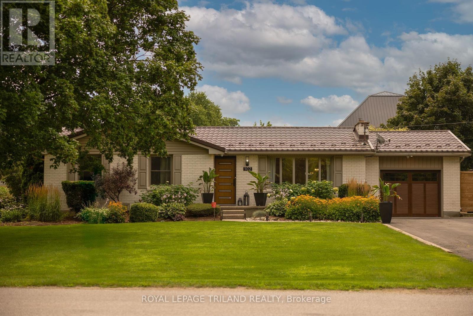 












102 RAILWAY AVENUE

,
Middlesex Centre (Komoka),




Ontario
N0L1R0

