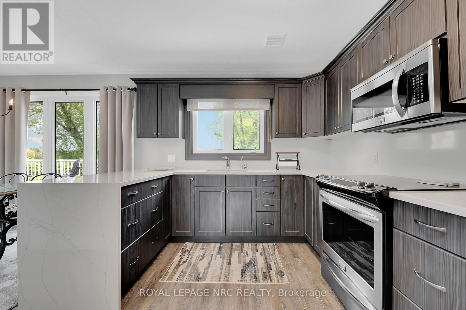 












92 HOOVER POINT LANE

,
Haldimand,




Ontario
N0A1P0

