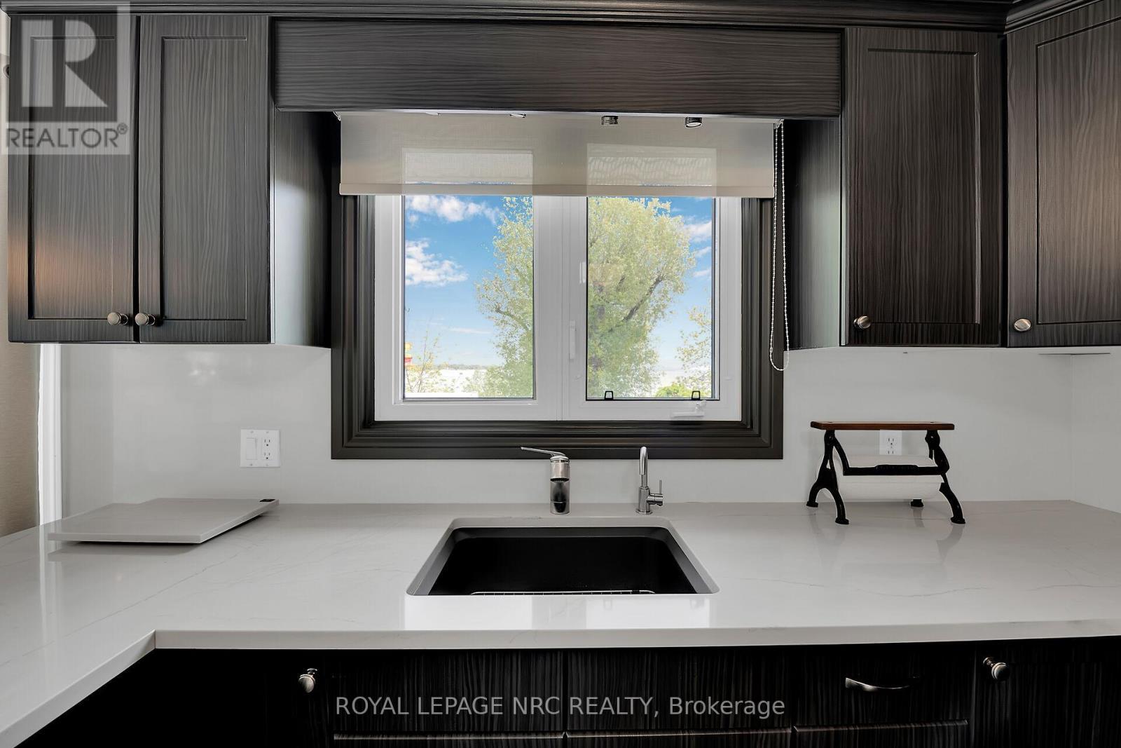 












92 HOOVER POINT LANE

,
Haldimand,




Ontario
N0A1P0

