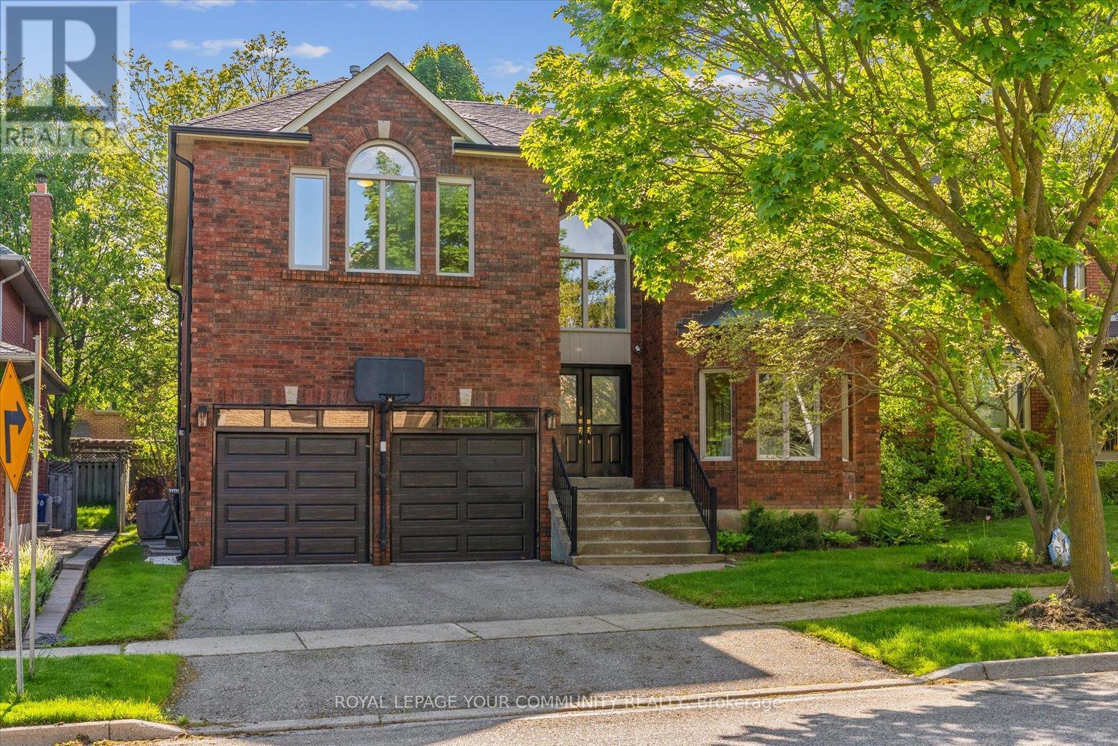 












136 MARKWOOD LANE

,
Vaughan,




Ontario
L4J7K6

