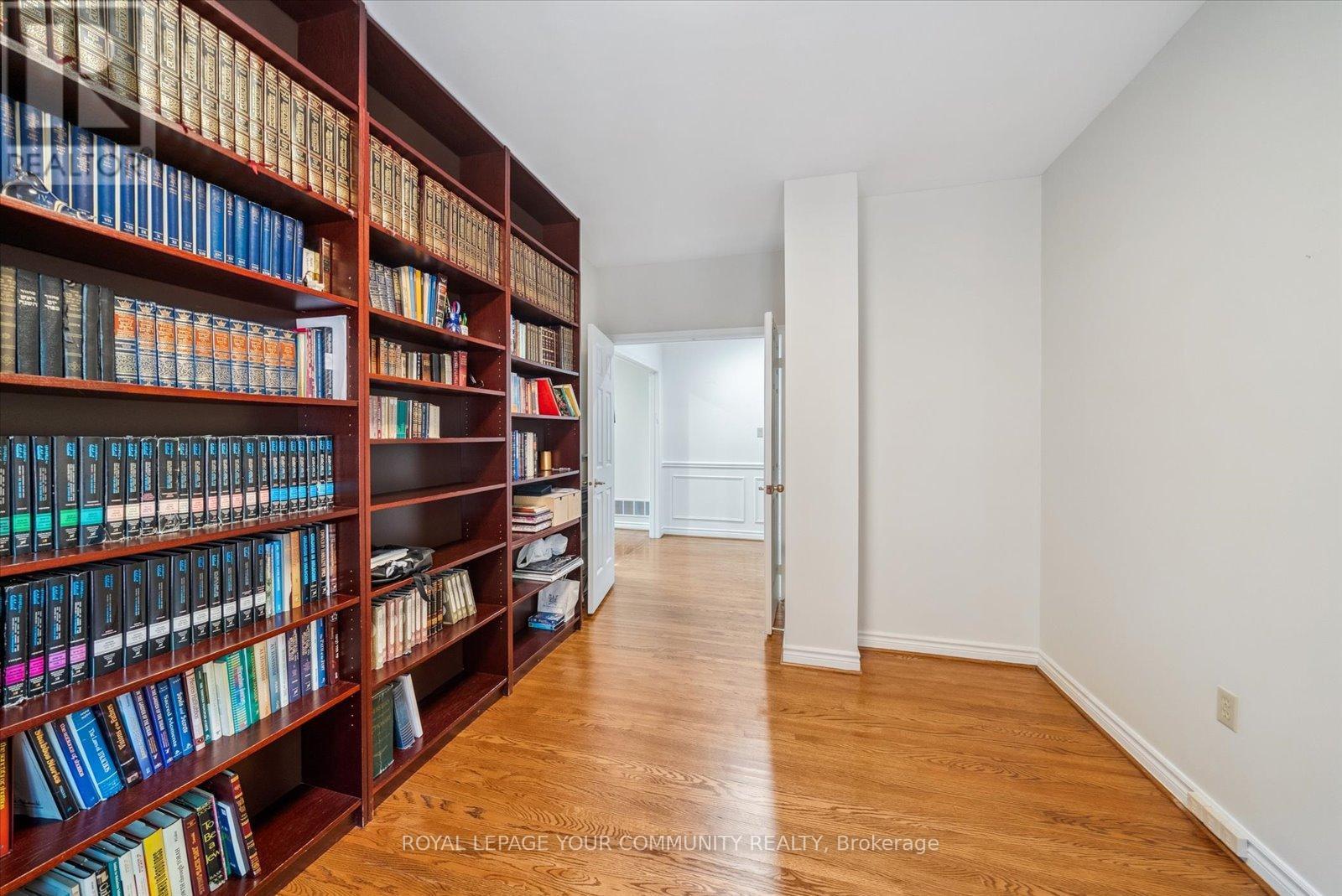 












136 MARKWOOD LANE

,
Vaughan,




Ontario
L4J7K6

