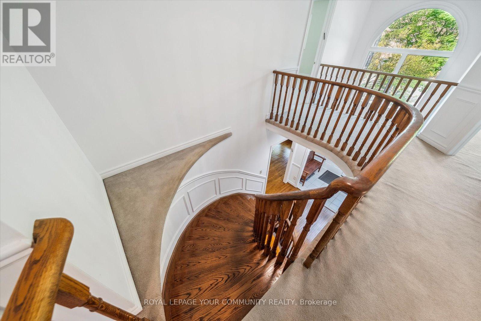 












136 MARKWOOD LANE

,
Vaughan,




Ontario
L4J7K6

