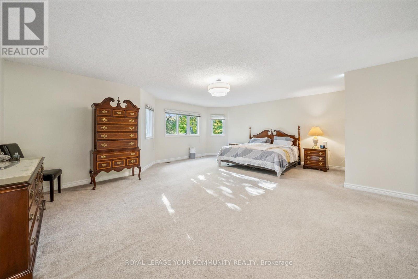 












136 MARKWOOD LANE

,
Vaughan,




Ontario
L4J7K6

