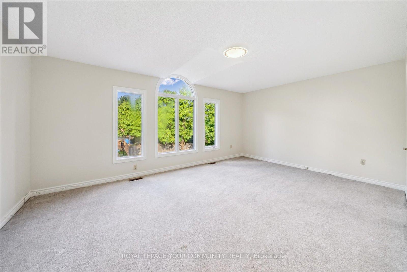 












136 MARKWOOD LANE

,
Vaughan,




Ontario
L4J7K6

