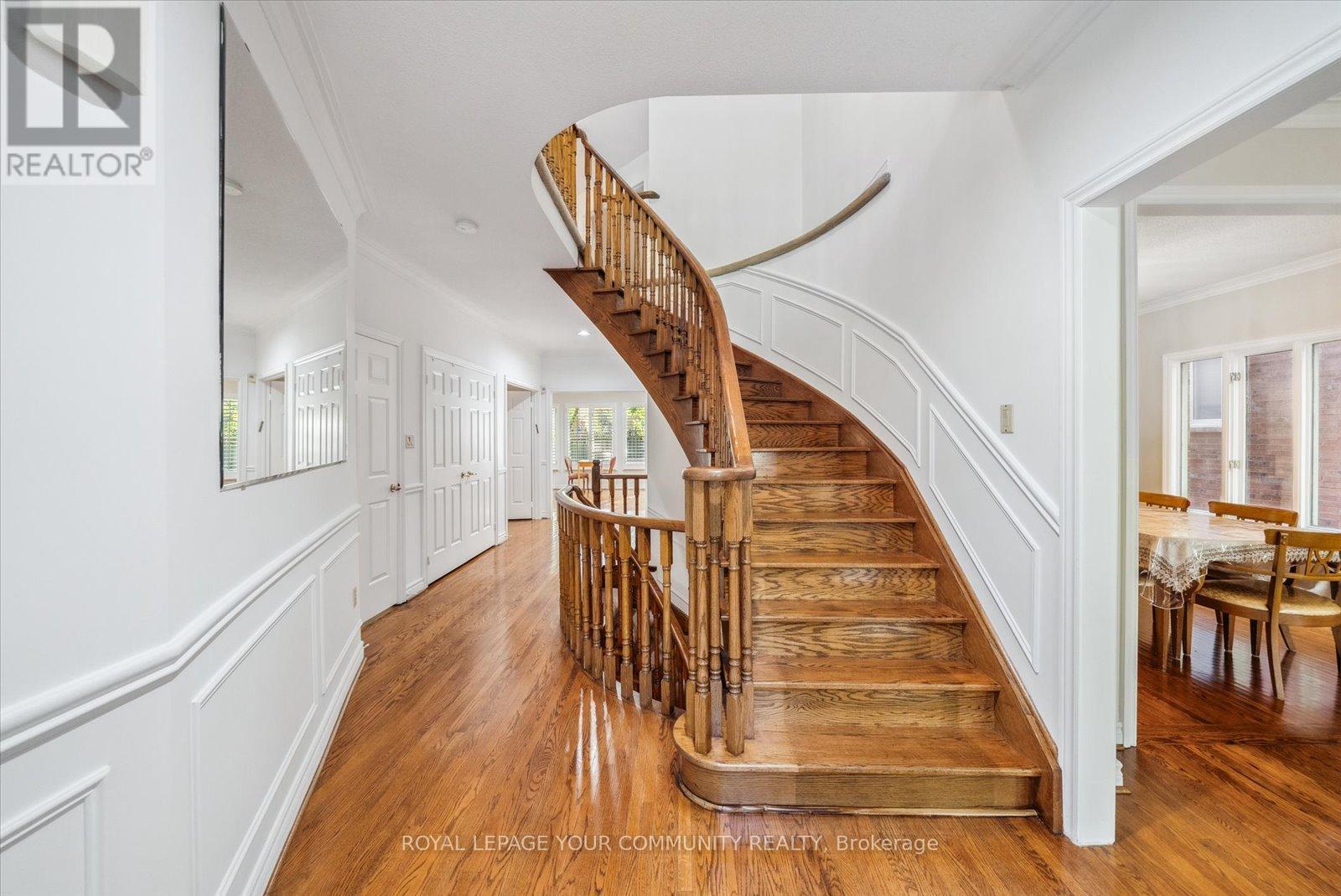 












136 MARKWOOD LANE

,
Vaughan,




Ontario
L4J7K6

