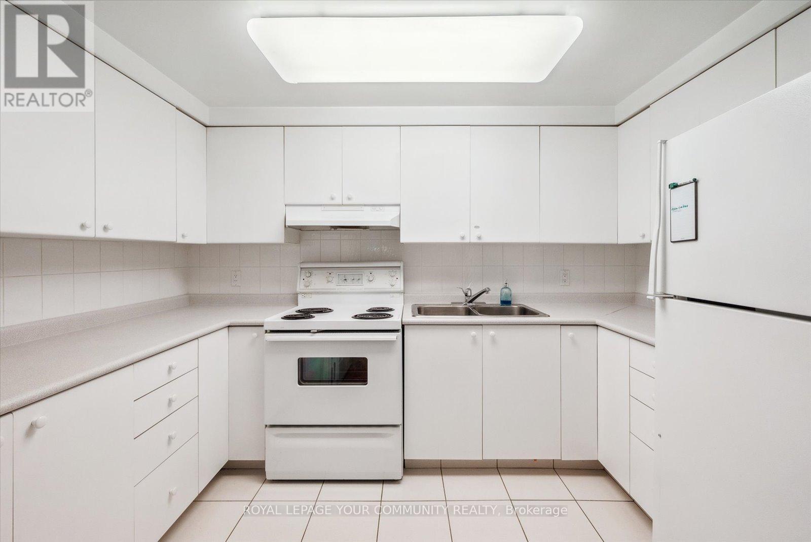 












136 MARKWOOD LANE

,
Vaughan,




Ontario
L4J7K6

