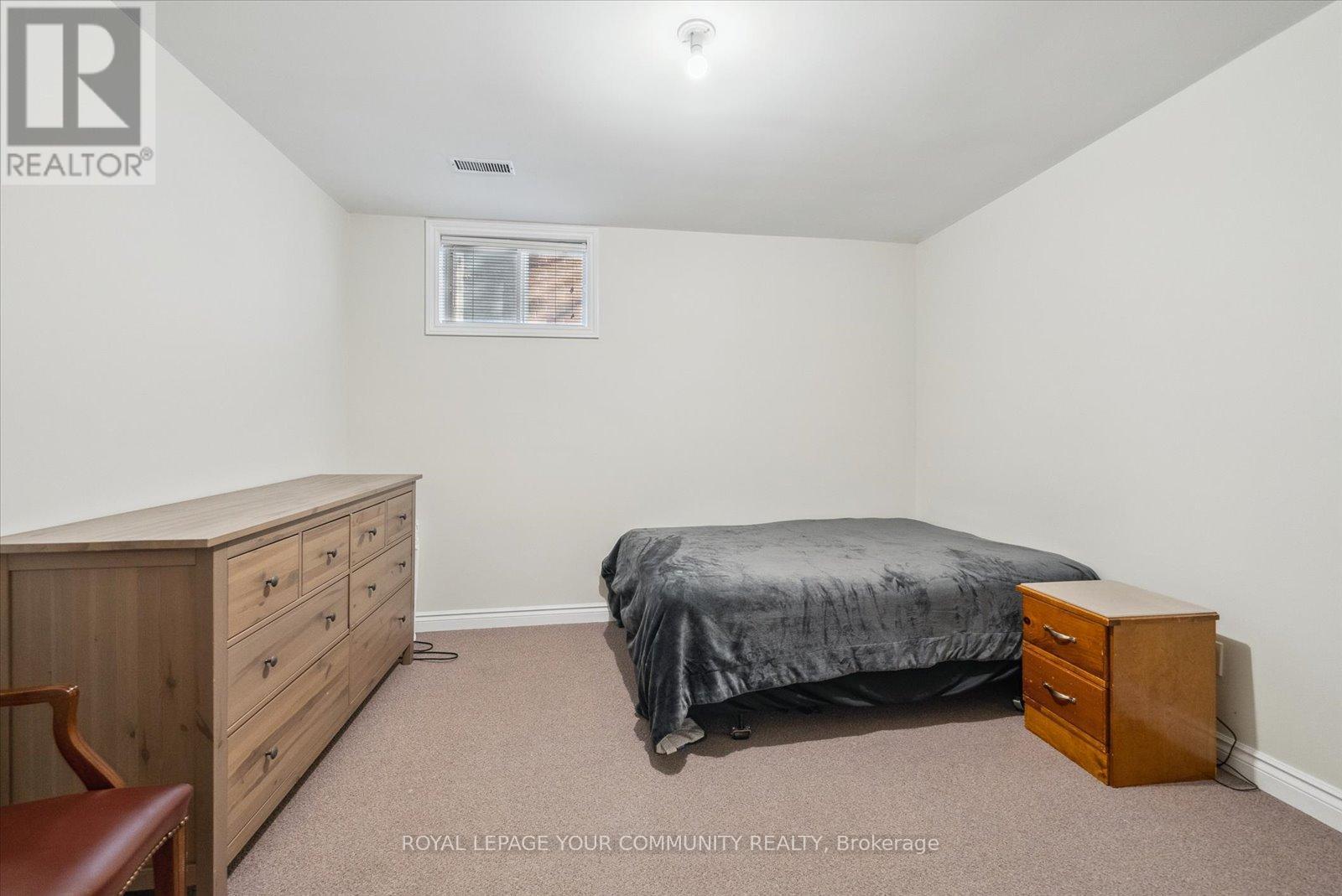 












136 MARKWOOD LANE

,
Vaughan,




Ontario
L4J7K6

