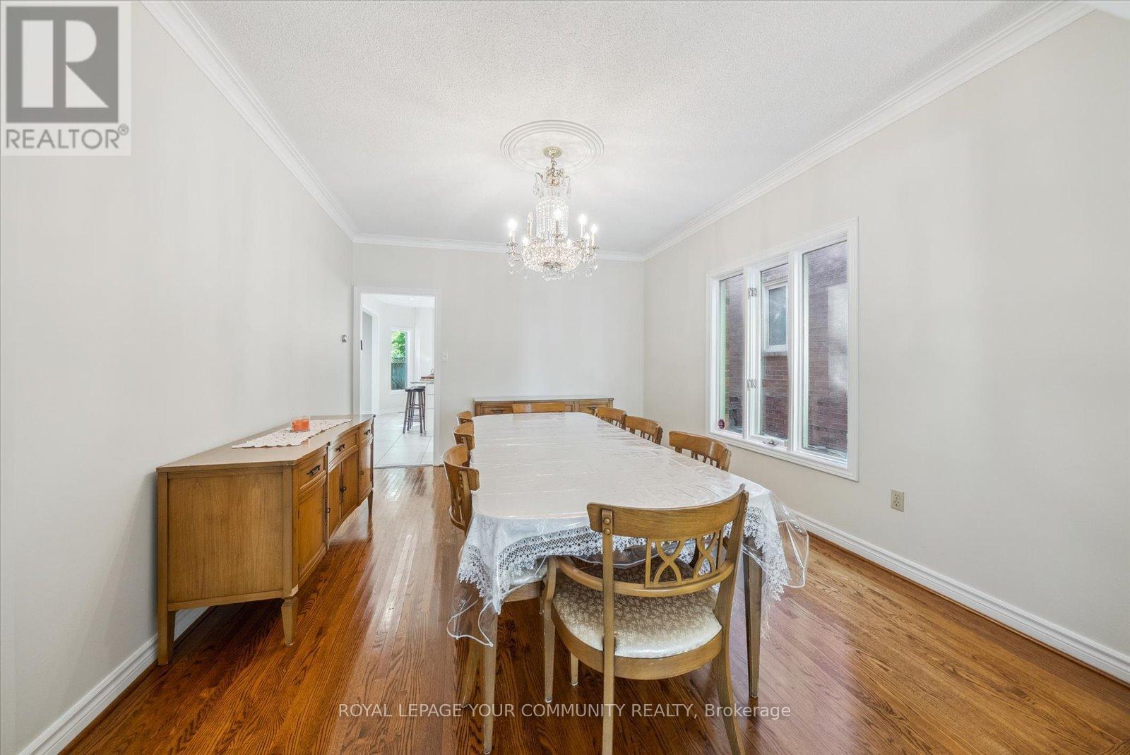 












136 MARKWOOD LANE

,
Vaughan,




Ontario
L4J7K6

