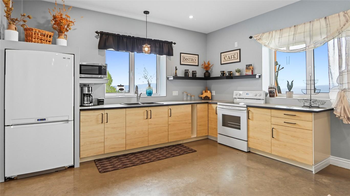 









137


Eagle Point

,
Osoyoos,




BC
V0H 1V6

