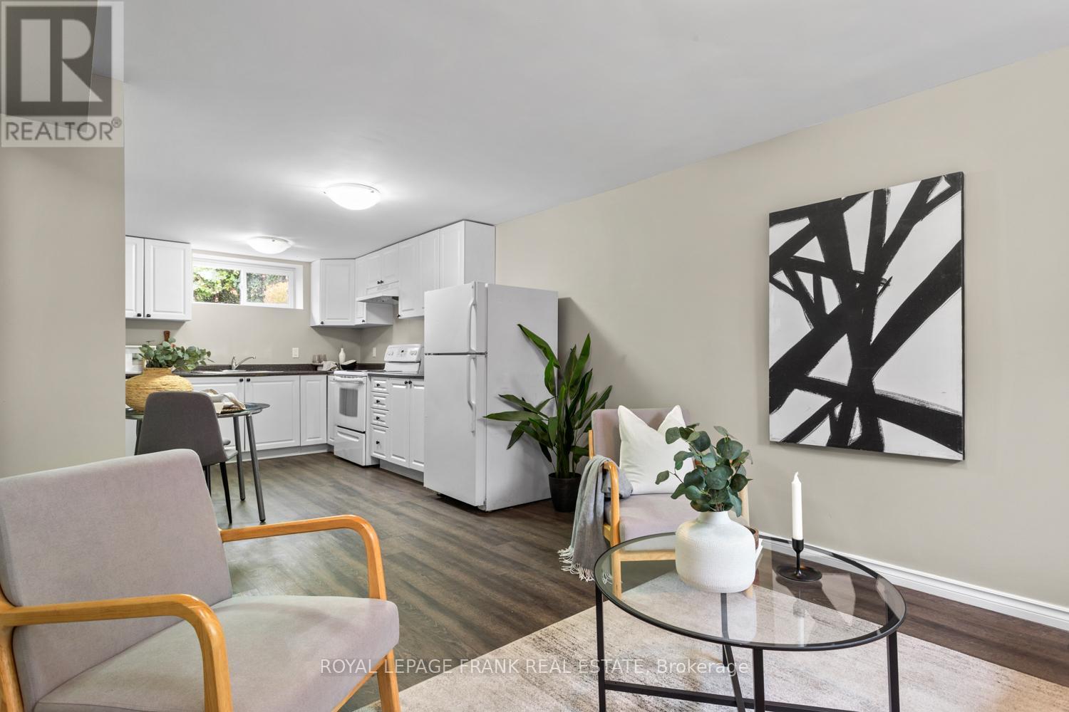












929 SOUTHDOWN DRIVE

,
Oshawa (Donevan),




Ontario
L1H7Z5

