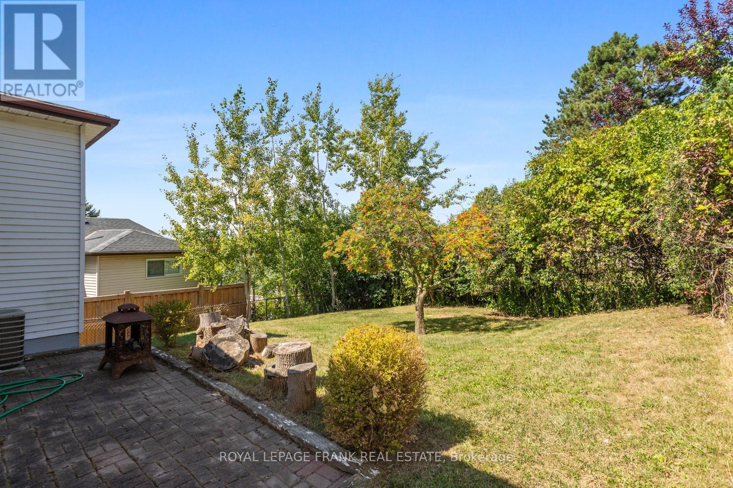 












929 SOUTHDOWN DRIVE

,
Oshawa (Donevan),




Ontario
L1H7Z5

