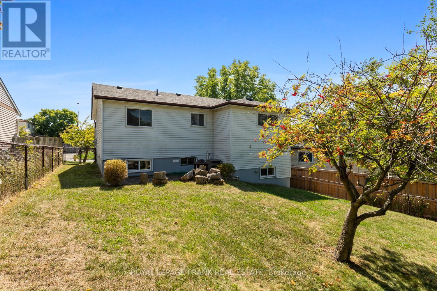 












929 SOUTHDOWN DRIVE

,
Oshawa (Donevan),




Ontario
L1H7Z5


