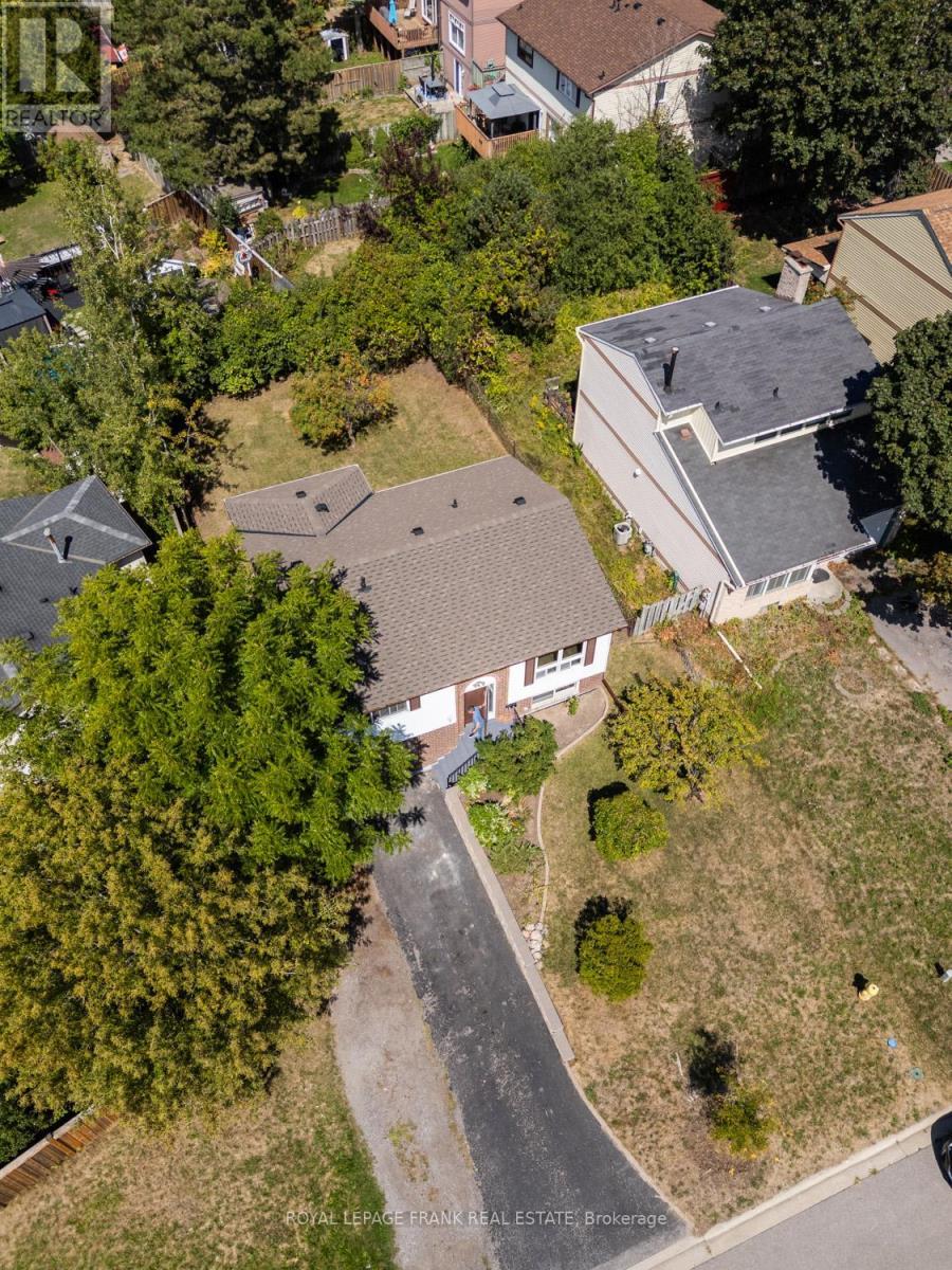 












929 SOUTHDOWN DRIVE

,
Oshawa (Donevan),




Ontario
L1H7Z5

