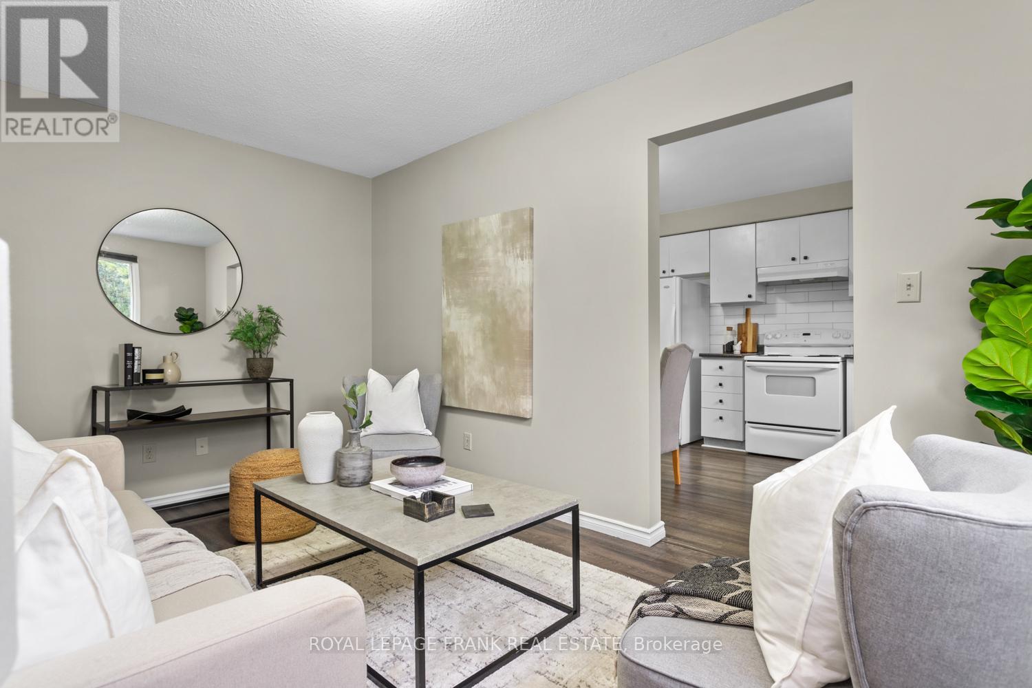 












929 SOUTHDOWN DRIVE

,
Oshawa (Donevan),




Ontario
L1H7Z5


