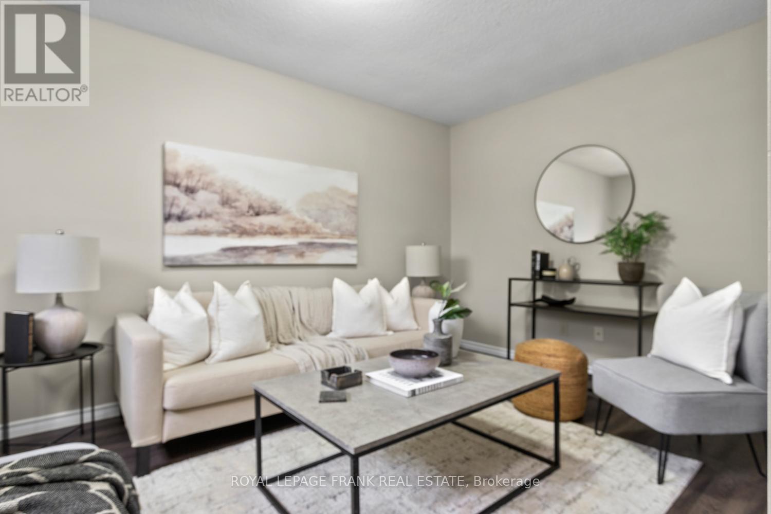 












929 SOUTHDOWN DRIVE

,
Oshawa (Donevan),




Ontario
L1H7Z5

