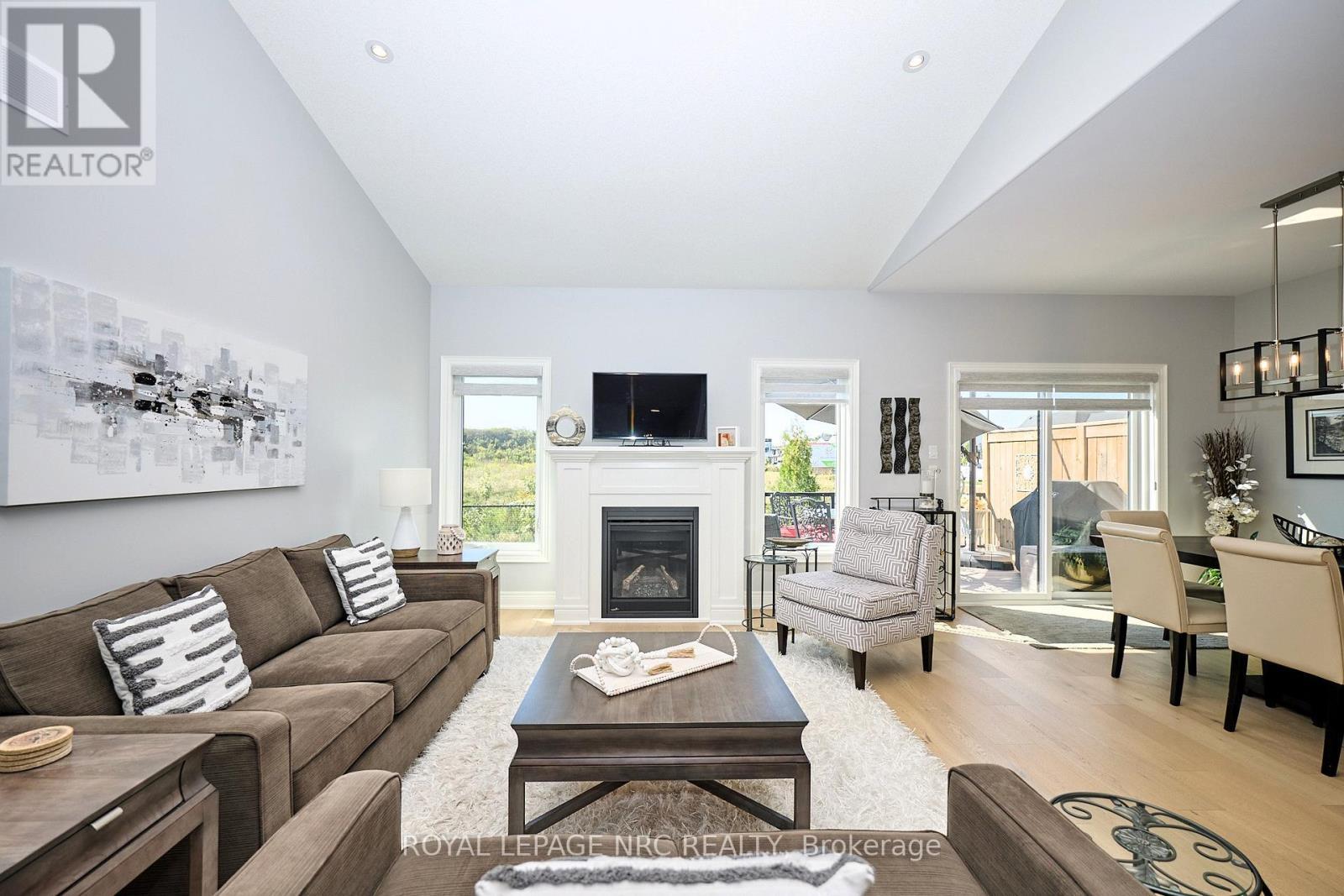 












54 - 154 PORT ROBINSON ROAD

,
Pelham (Fonthill),




Ontario
L0S1E6

