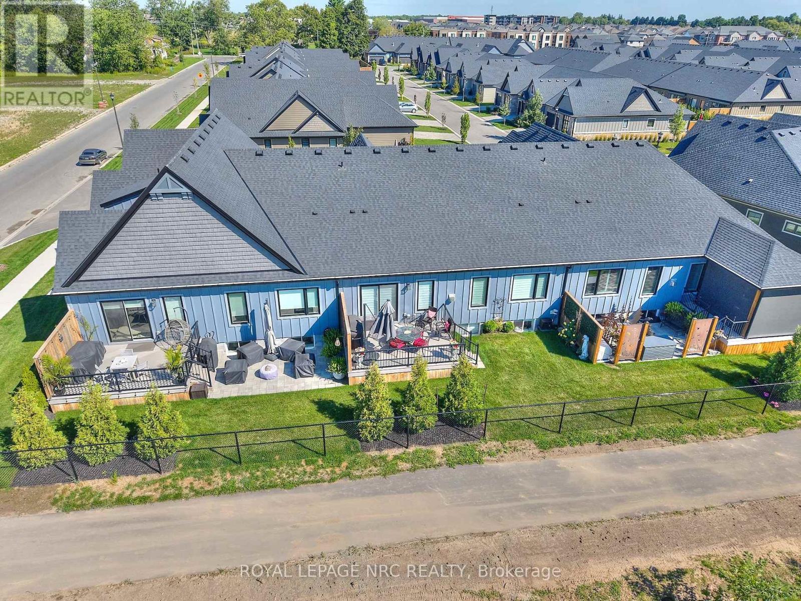 












54 - 154 PORT ROBINSON ROAD

,
Pelham (Fonthill),




Ontario
L0S1E6

