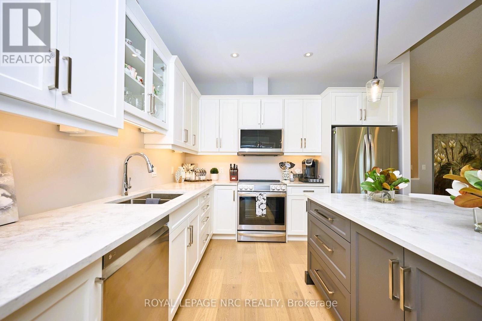 












54 - 154 PORT ROBINSON ROAD

,
Pelham (Fonthill),




Ontario
L0S1E6

