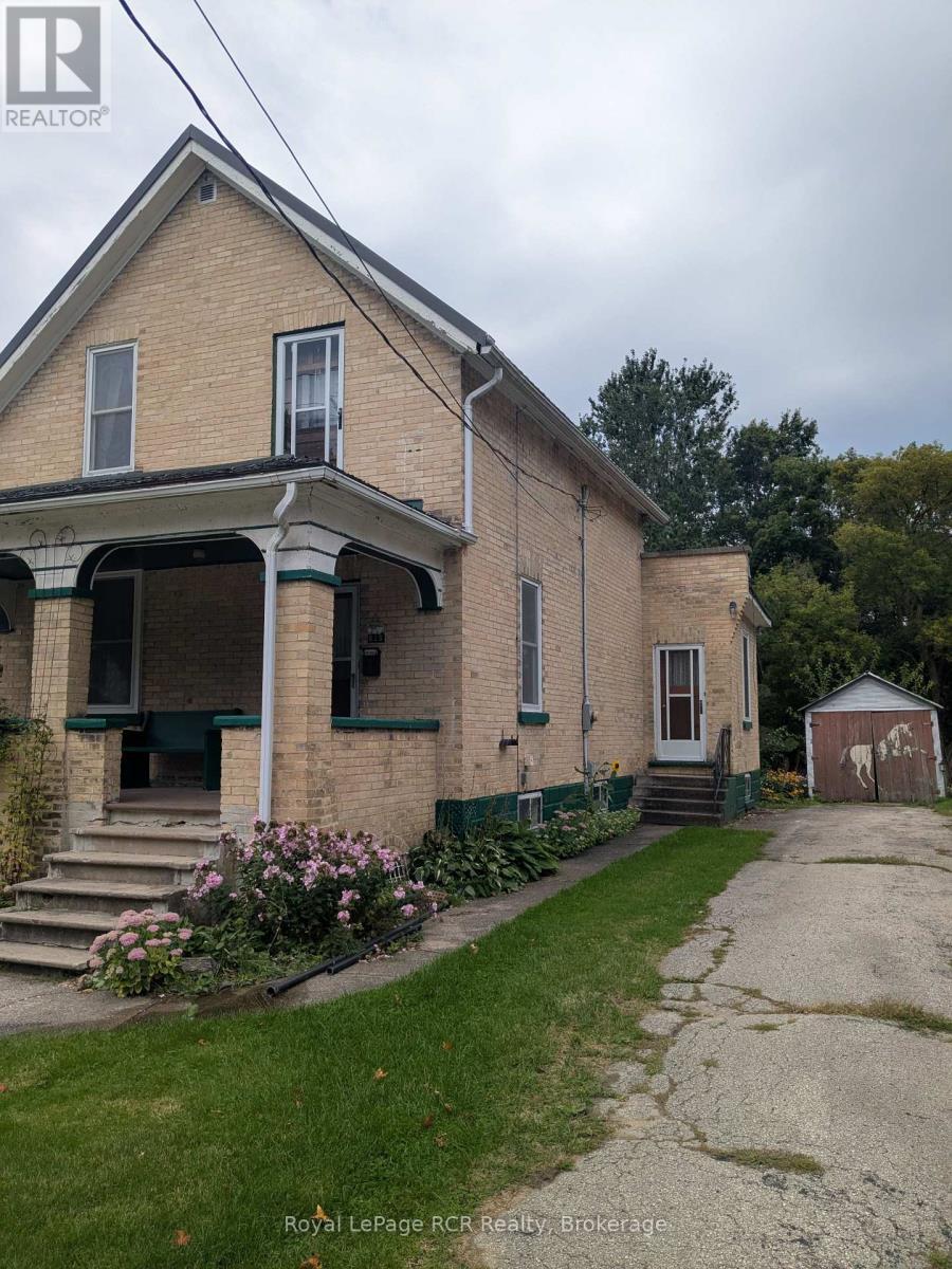 












616 9TH AVENUE

,
Hanover,




Ontario
N4N2M8

