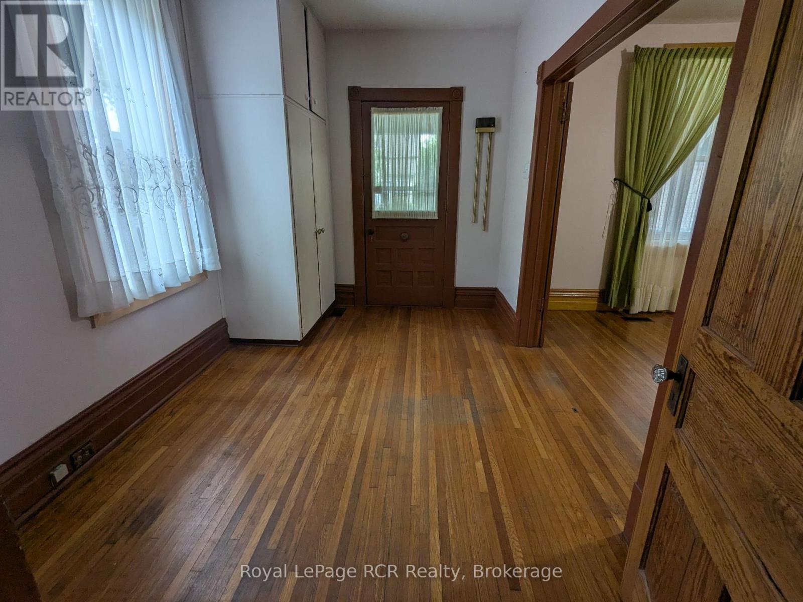 












616 9TH AVENUE

,
Hanover,




Ontario
N4N2M8

