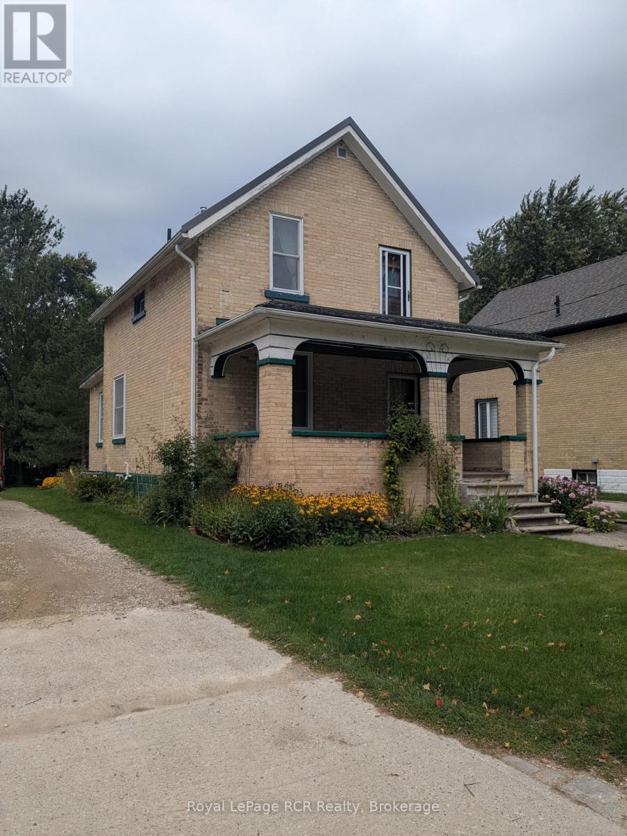 












616 9TH AVENUE

,
Hanover,




Ontario
N4N2M8

