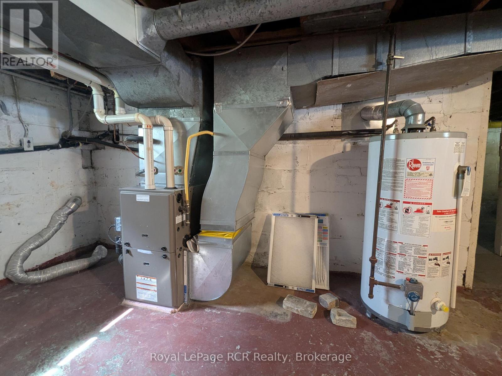 












616 9TH AVENUE

,
Hanover,




Ontario
N4N2M8

