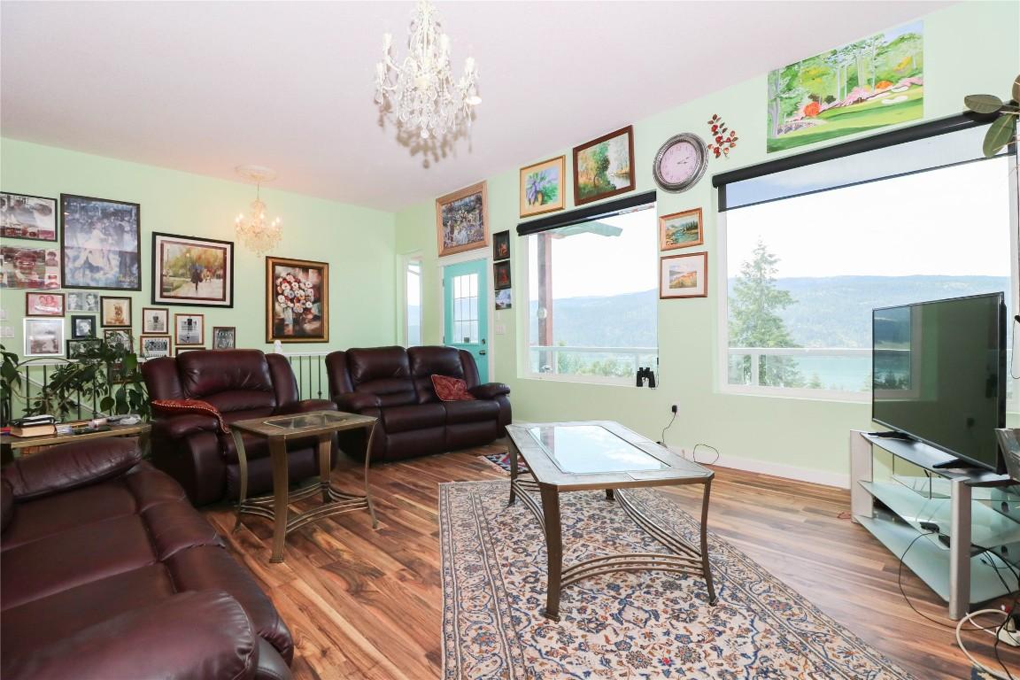 









82


Peregrine

Way,
Vernon,




BC
V1H 1E4

