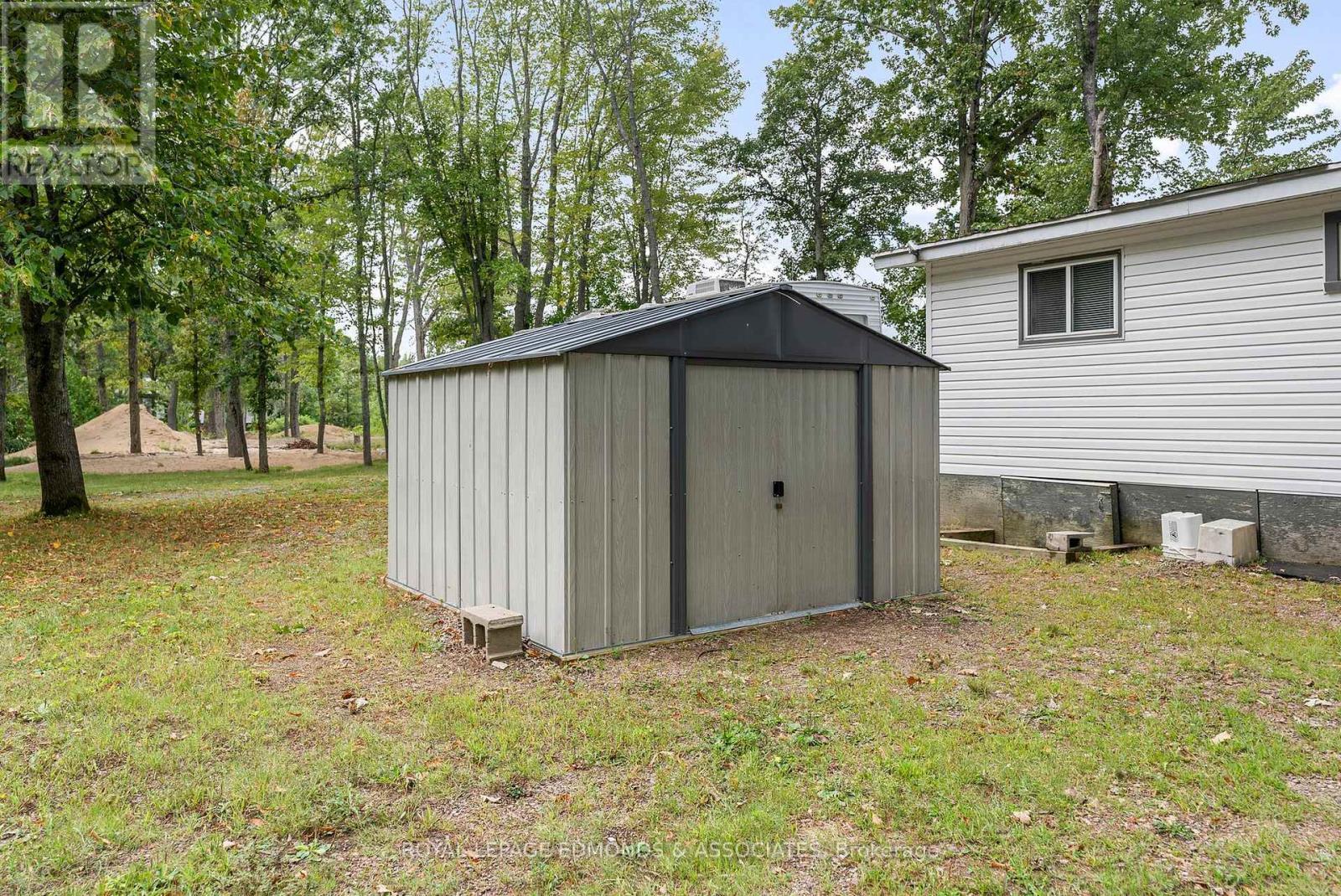 












45 GREATVIEW TRAIL

,
Whitewater Region,




Ontario
K8A6W2

