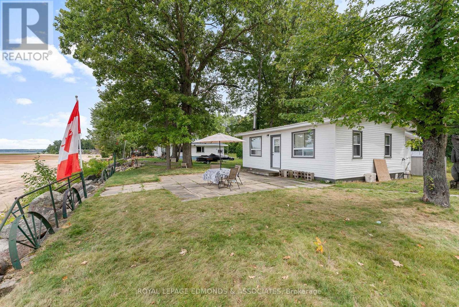 












45 GREATVIEW TRAIL

,
Whitewater Region,




Ontario
K8A6W2

