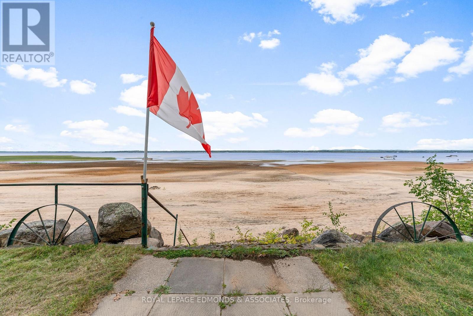 












45 GREATVIEW TRAIL

,
Whitewater Region,




Ontario
K8A6W2

