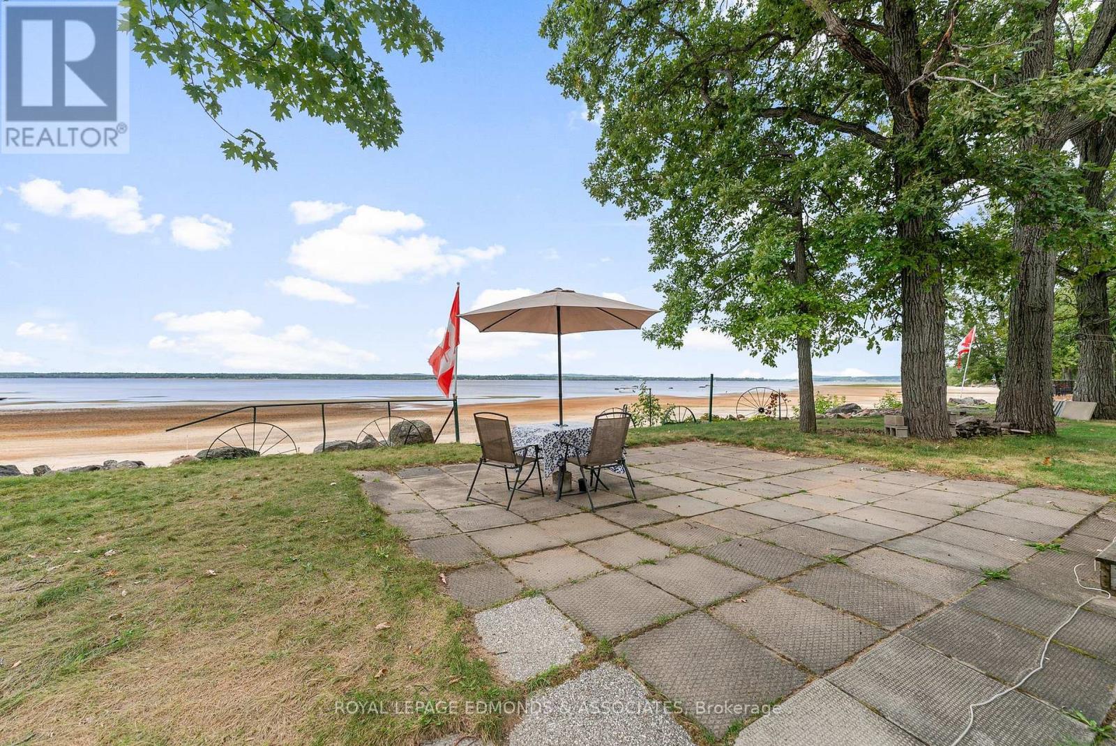 












45 GREATVIEW TRAIL

,
Whitewater Region,




Ontario
K8A6W2

