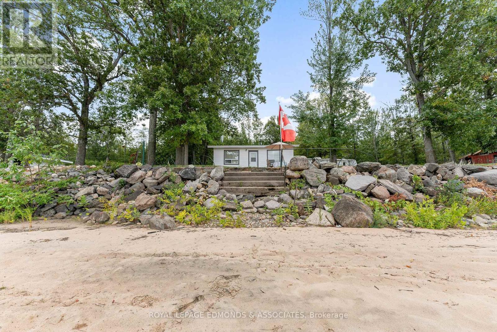 












45 GREATVIEW TRAIL

,
Whitewater Region,




Ontario
K8A6W2

